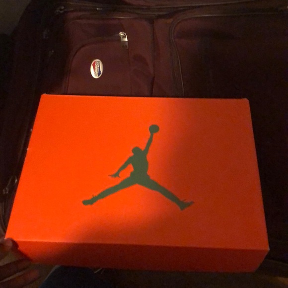 Jordan 6 retro Gatorade✅🐊 - Picture 2 of 8